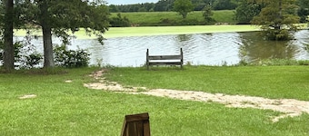 Bonne Idee Landing - New Bayou-Front Cabin Retreat