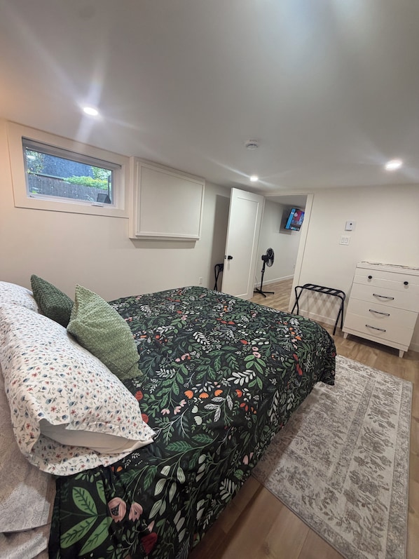 1 bedroom, WiFi, bed sheets