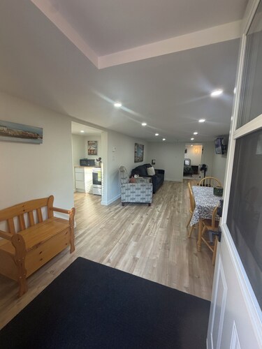 1 bdrm apt. Sleeps 4. Pet friendly. Pasadena. (Between Corner Brook & Deer Lake)