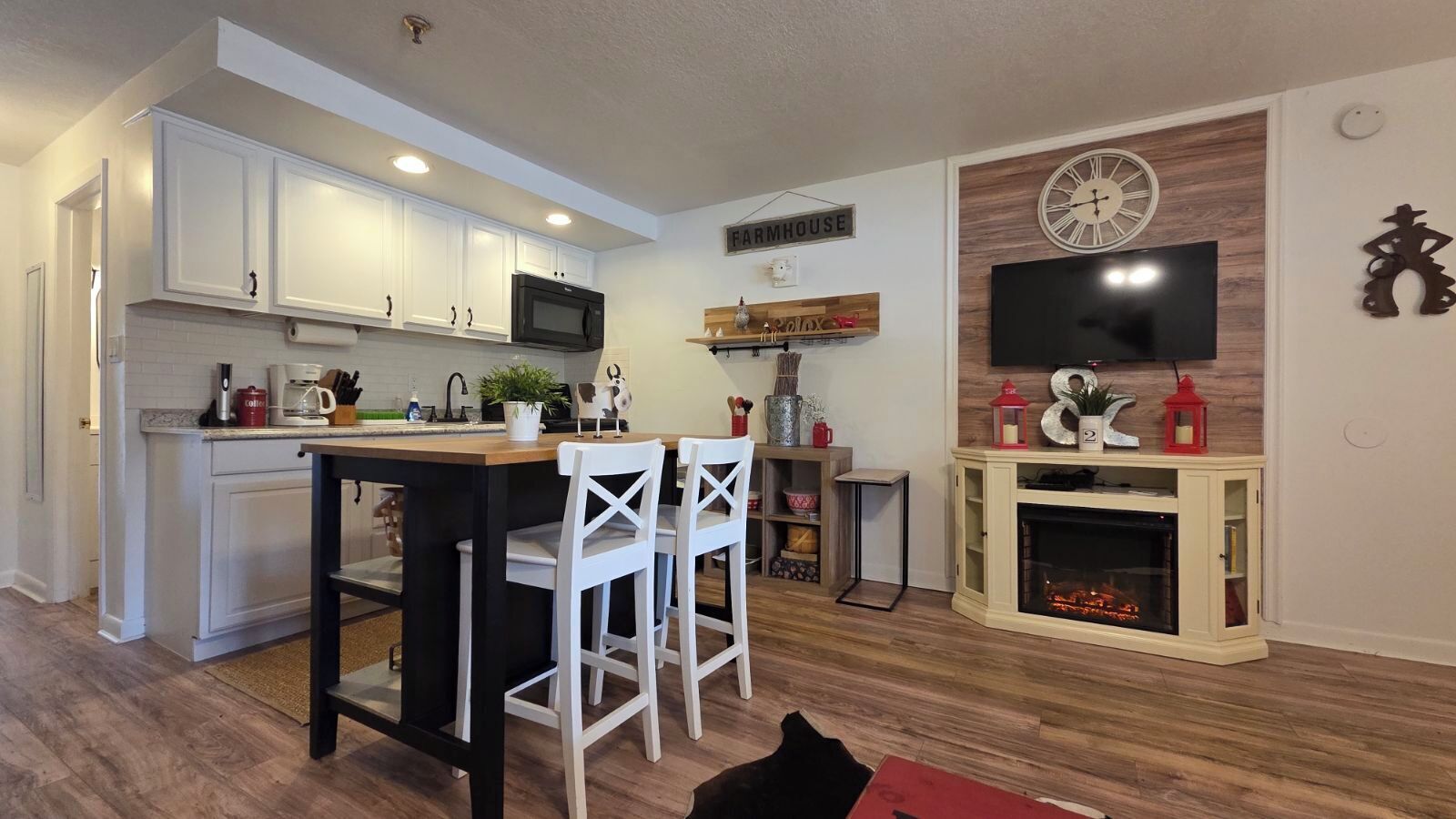 Coffee/tea maker, fridge, microwave, oven