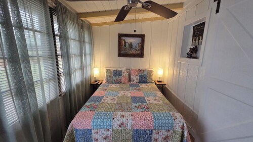 Remodeled Westgate Cottage Near Pool & Rodeo Fun 316