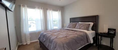 2 quartos, ferros/tábuas de passar roupa, Wi-Fi, roupa de cama