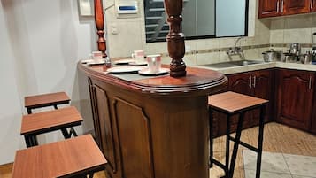 Coffee/tea maker, microwave, oven, electric kettle