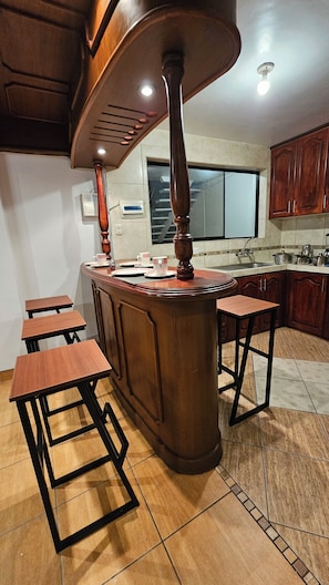 Coffee/tea maker, microwave, oven, electric kettle