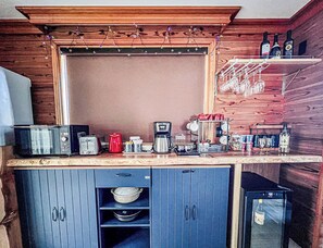 Interior - Atami Villa Canarya: A private vacation home in Atami where you can enjoy hot springs and BBQs (熱海市上多賀)