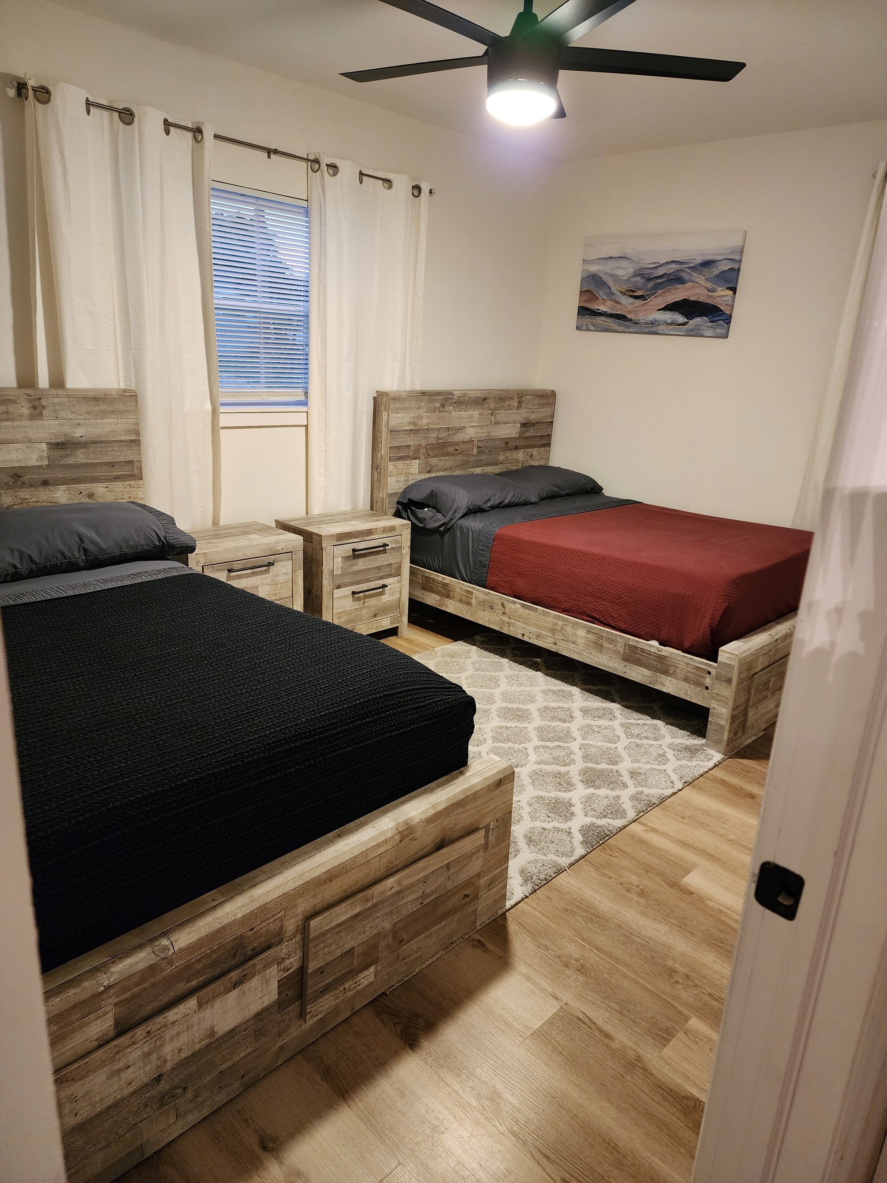 3 chambres, fer et planche à repasser, accès au Wi-Fi (inclus)