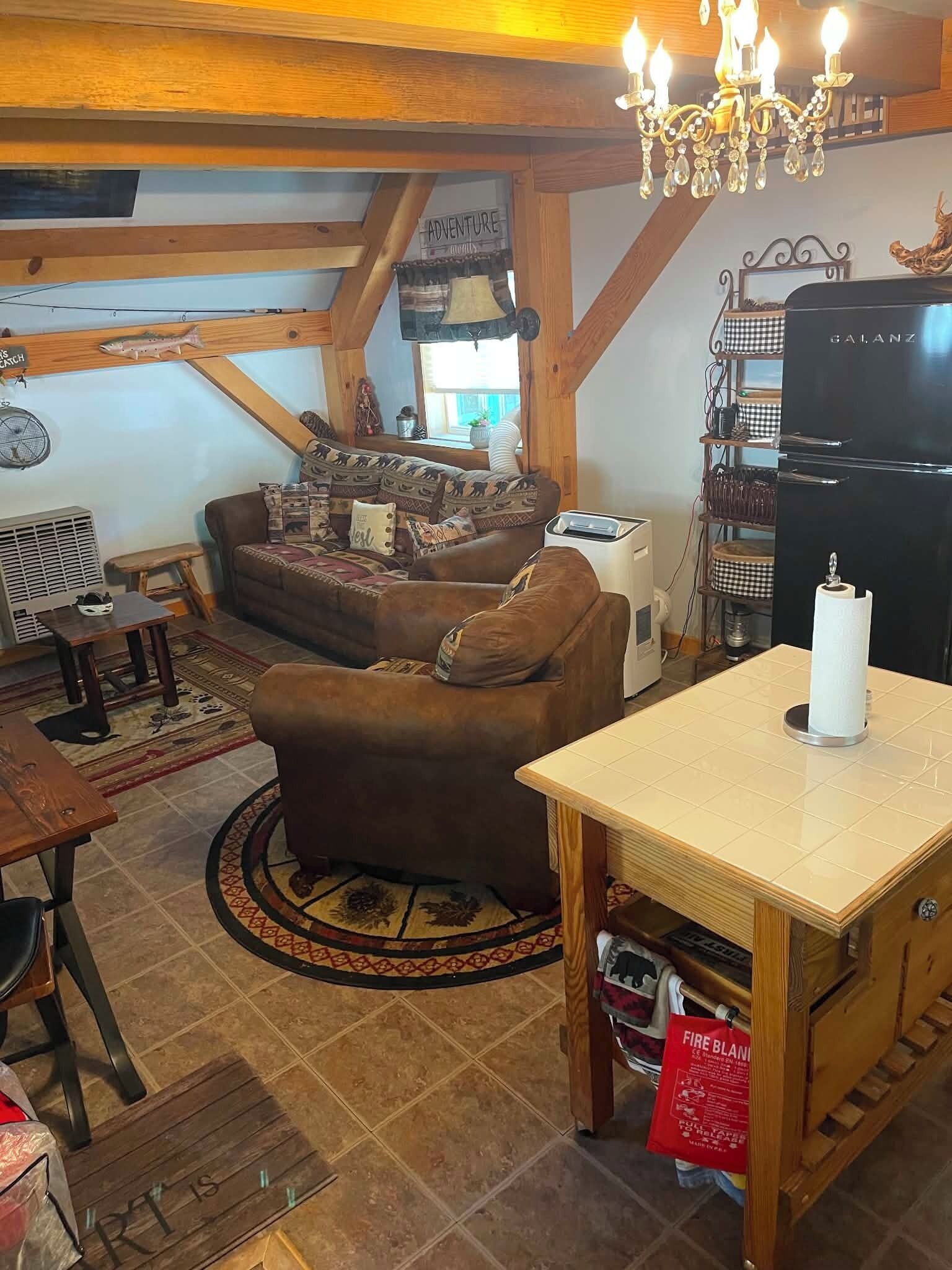 Smart-TV, DVD-spiller og bøker