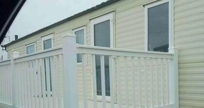 Caravan - Sleeps 4 - Parking