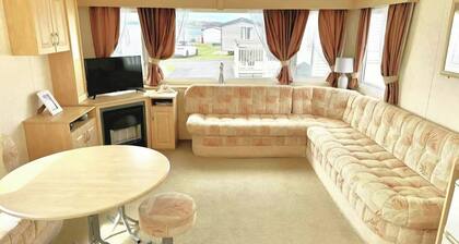 Caravan - Sleeps 4 - Parking