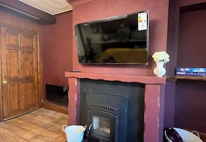 Interior - Cozy Cottage Retreat near Haworth, log burner (Keighley)