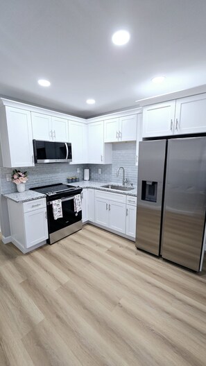 Private kitchen - Excellent 1-bedroom private studio (Gainesville)