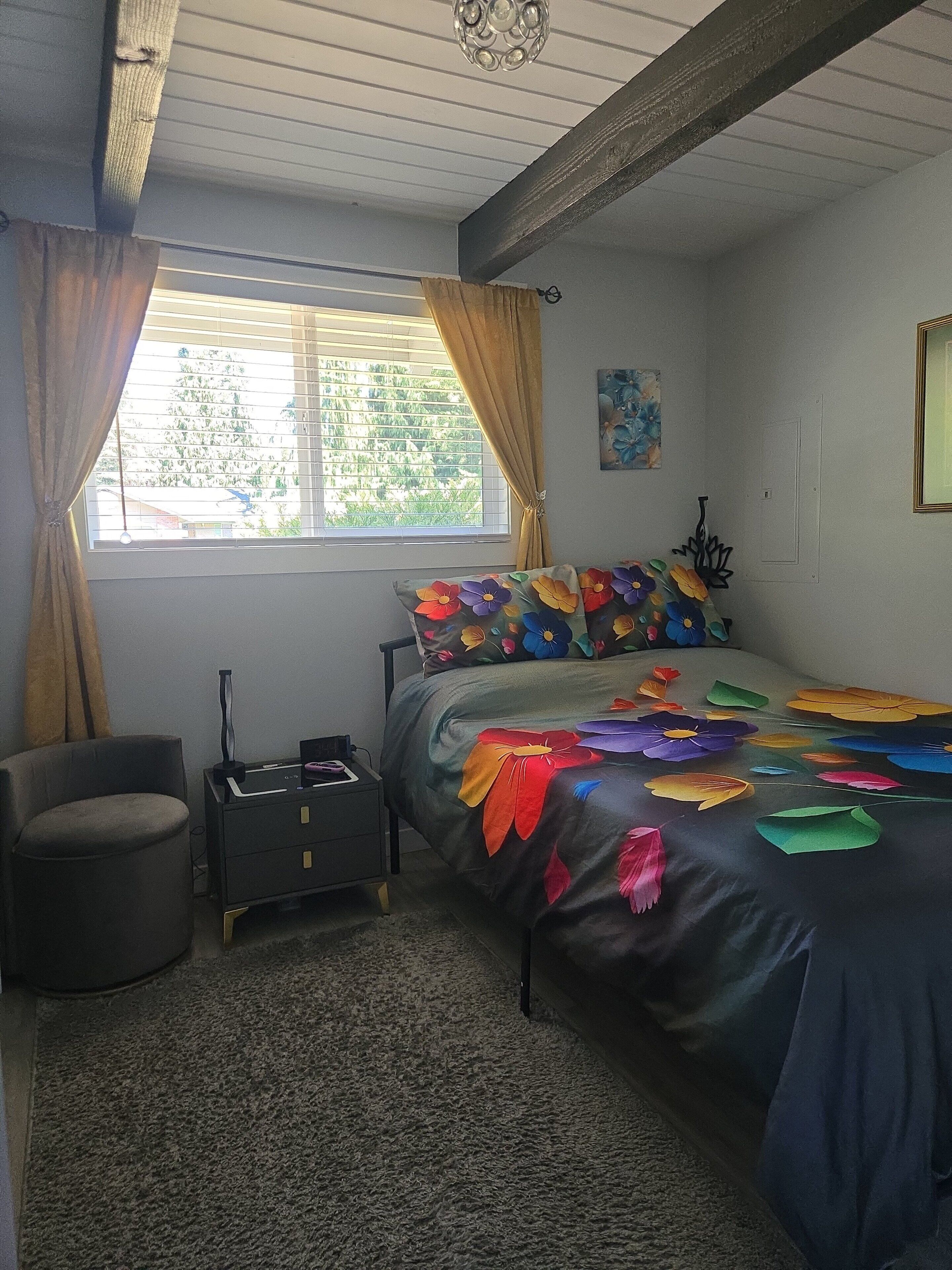 2 bedrooms, WiFi (free), bed sheets