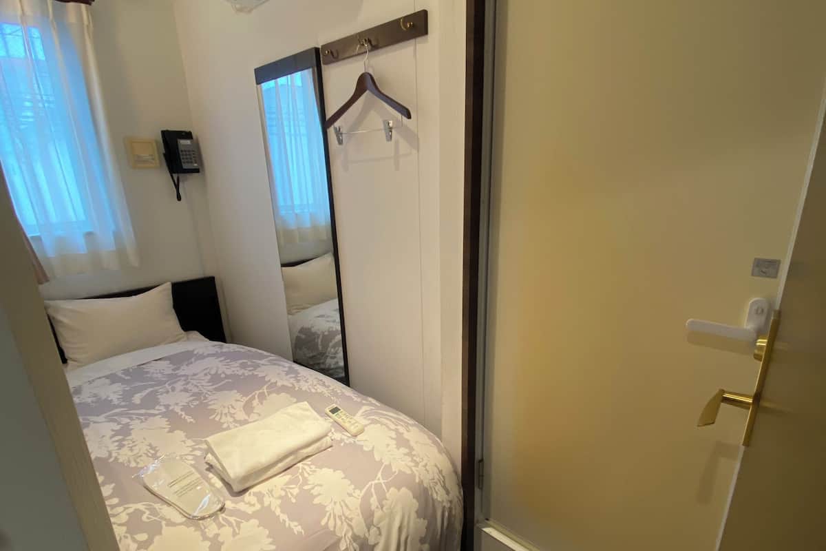 Cortinas blackout y sistema de insonorización 