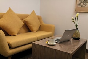 Living area - Bloom in Saigon - The Residence (Ho Chi Minh City)