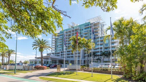 Pelican Waters with Scenic Views
