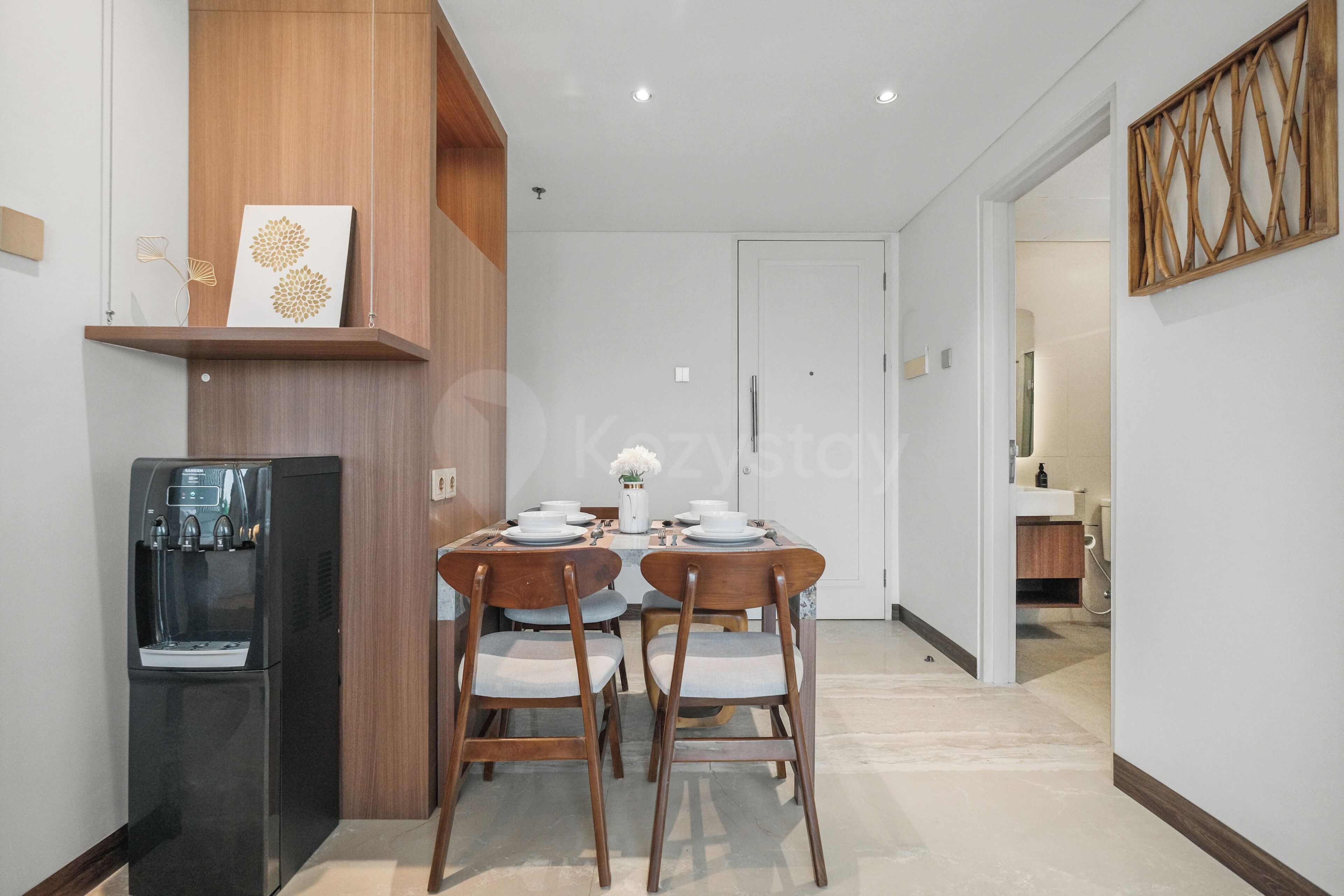 Apartment, 2 Bedrooms, Balcony, City View | Dining room