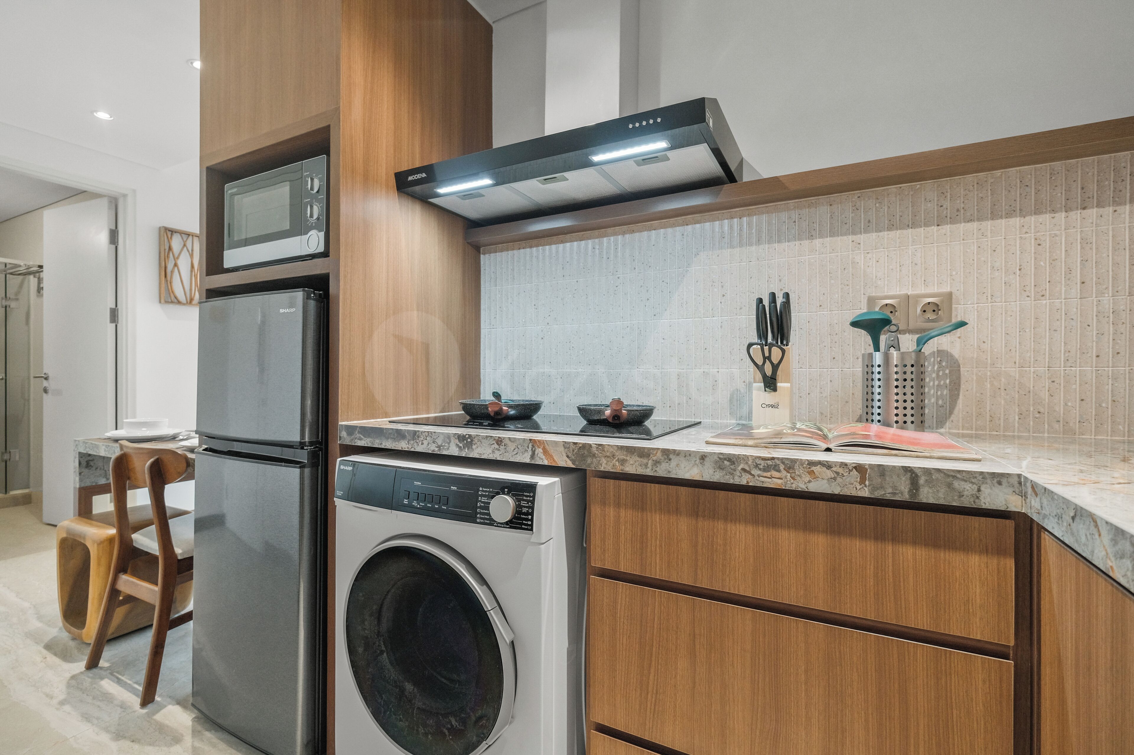 Apartment, 2 Bedrooms, Balcony, City View | Private kitchen | Full-sized fridge, microwave, stovetop, cookware/dishes/utensils