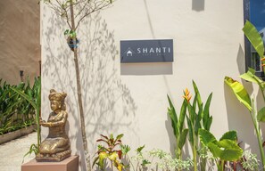 Exterior detail - Shanti - 1BR Loft6 Uluwatu with rooftop (Badung)
