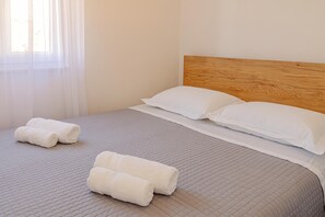 Room - Apartment With Balcony And Parking 2, Okrug Gornji, Croatia (Okrug Gornji)