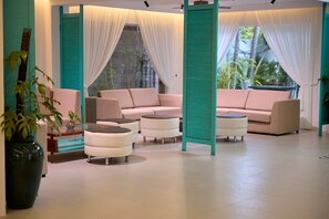 Interior entrance - The Riverfront Central Hotel (Siem Reap)