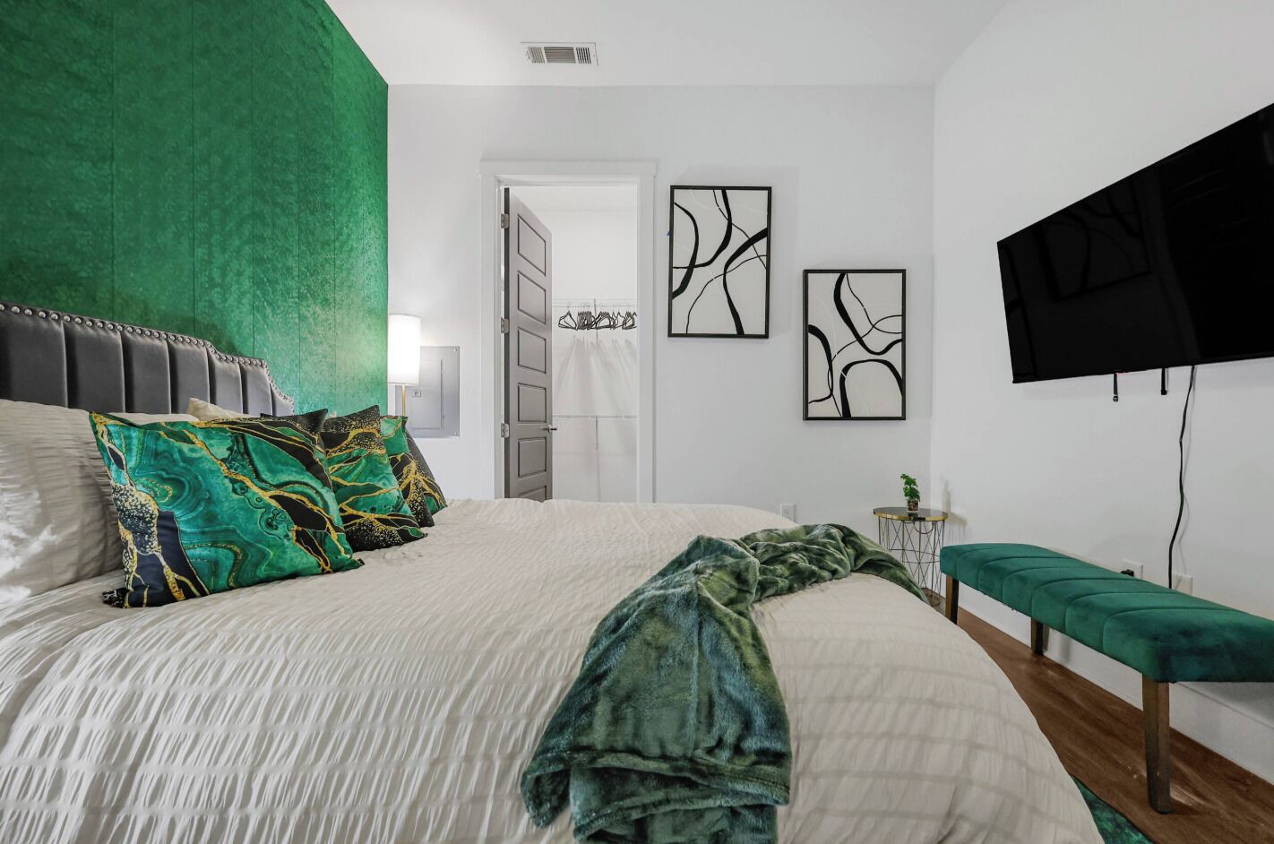 1 bedroom, iron/ironing board, WiFi (free), bed sheets