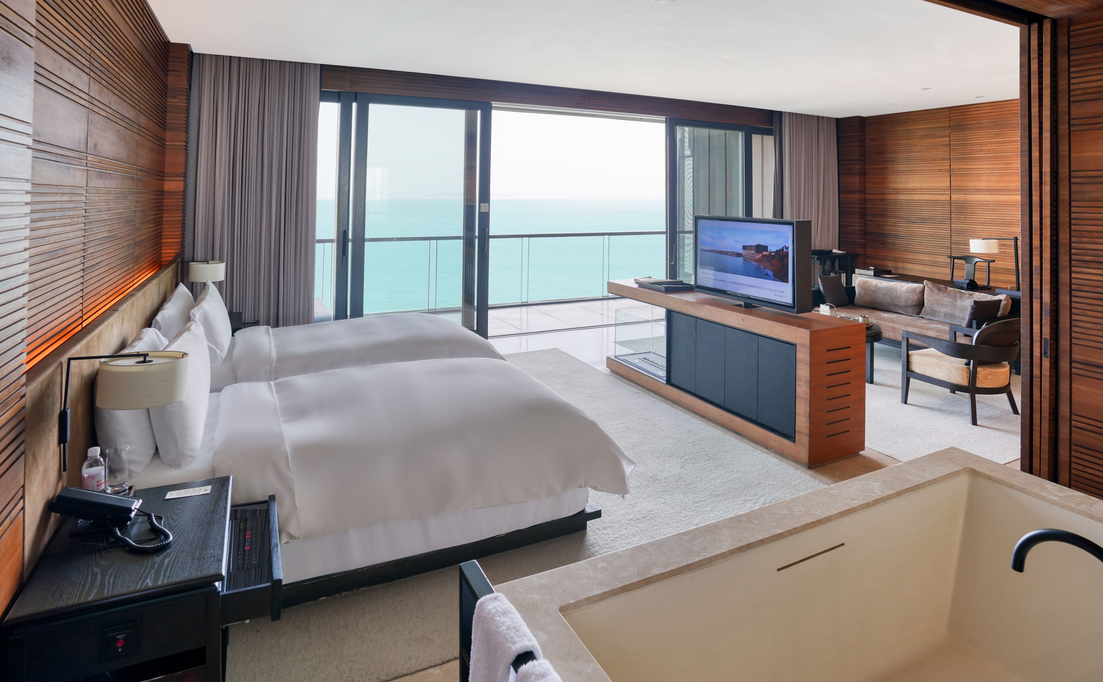 Chambre avec lits jumeaux, balcon, vue mer