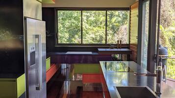 Coffee/tea maker, fridge, microwave, oven
