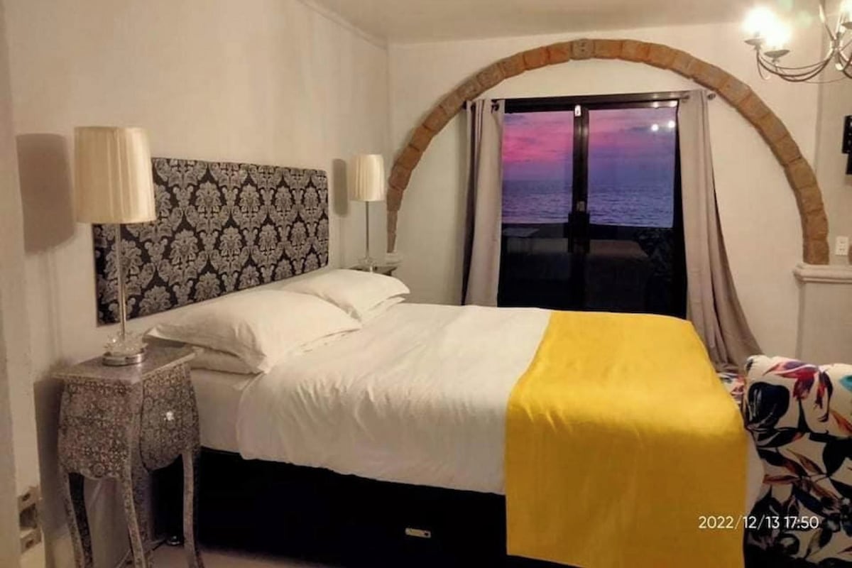 Superior Suite, Sea View | Desk, laptop workspace, iron/ironing board (on request), free WiFi