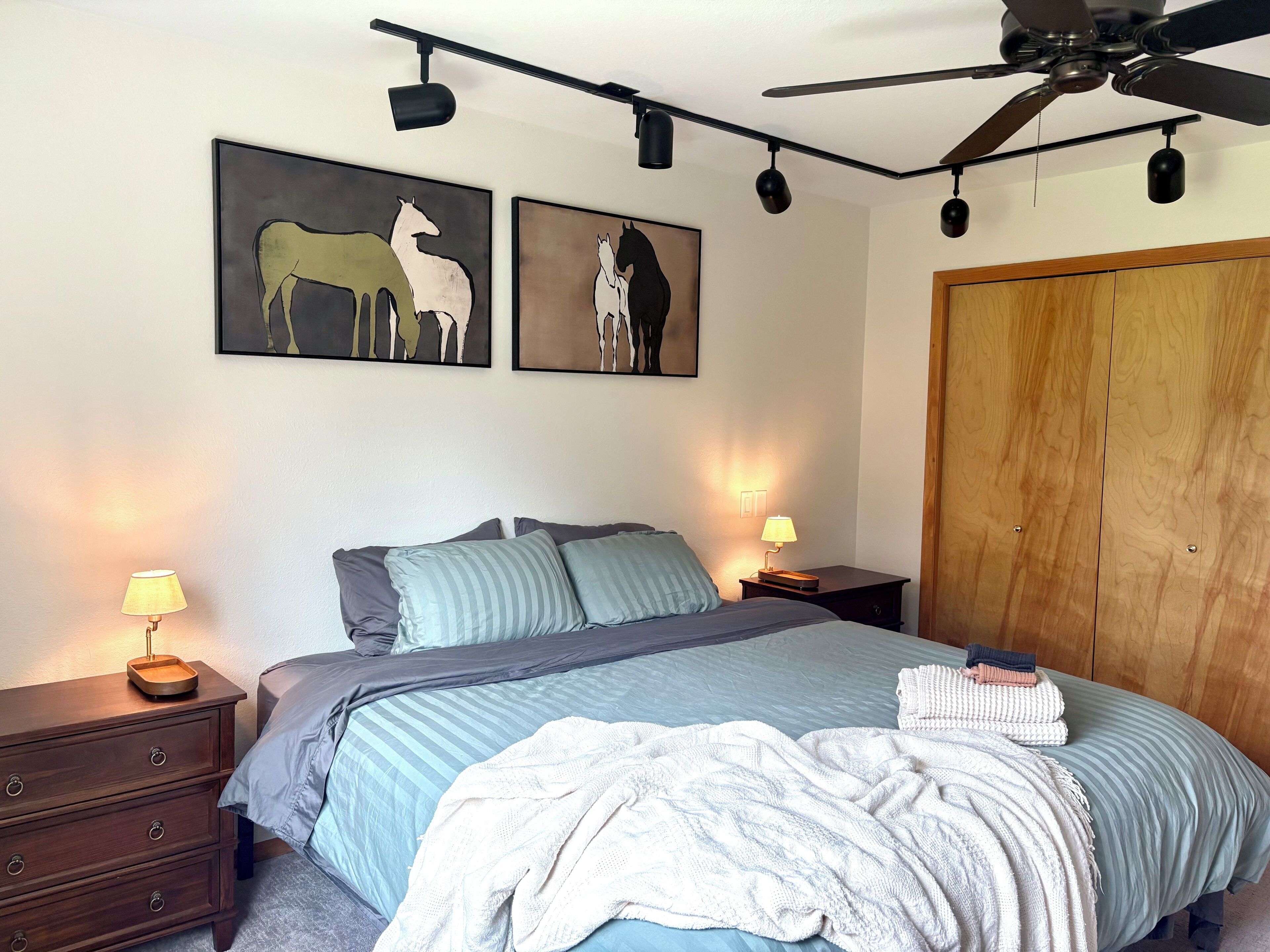 Iron/ironing board, travel cot, free WiFi, bed sheets
