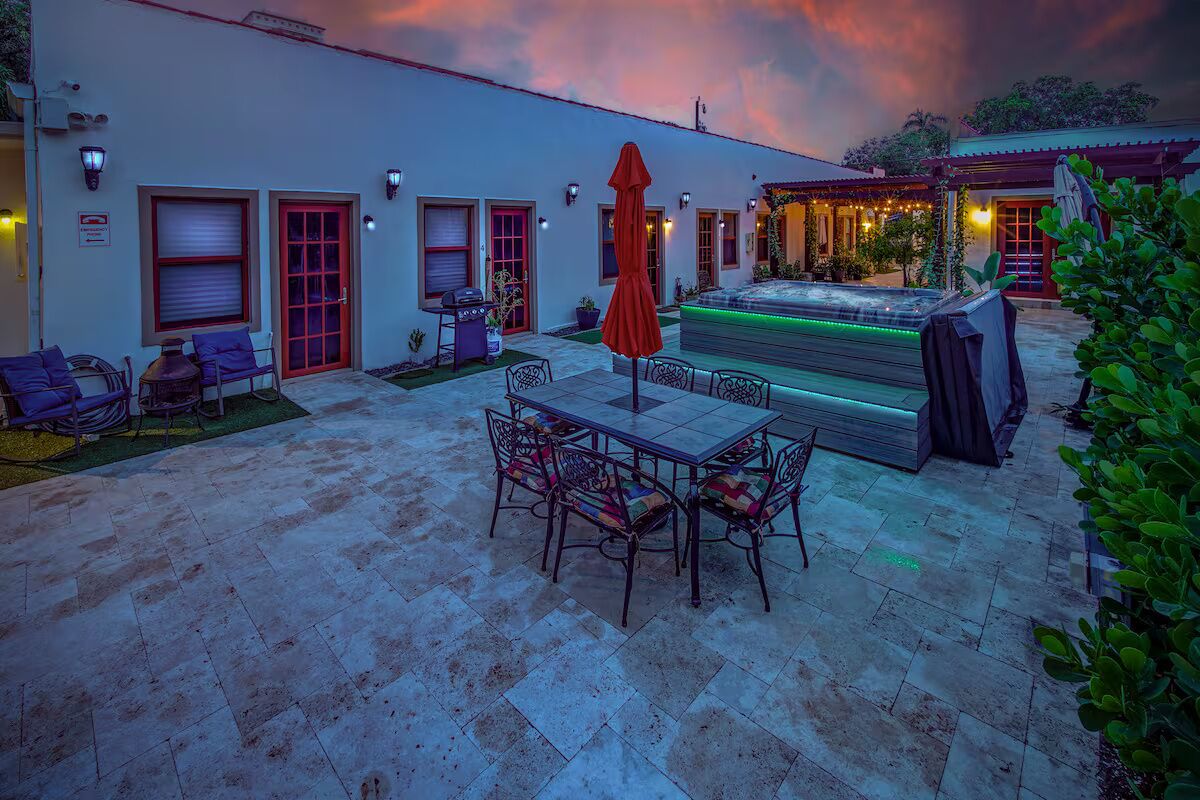 Outdoor dining