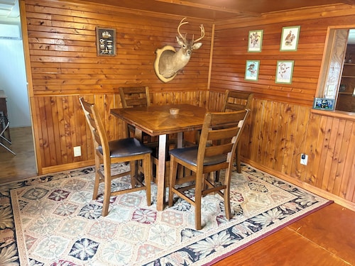 Uncle Gary’s Wonky Cabin in Steinhatchee, FL