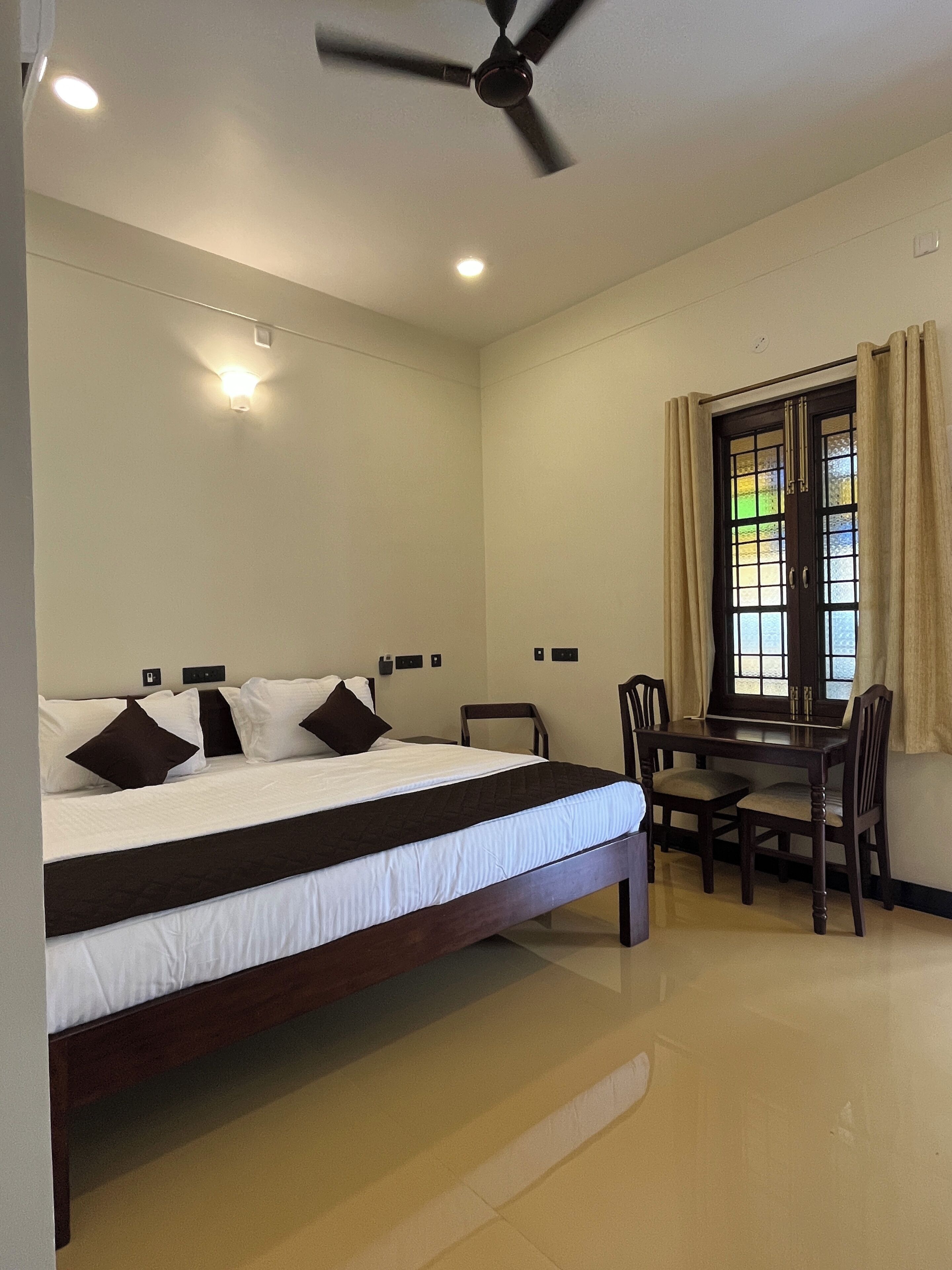 Standard Room | Desk, laptop workspace, free WiFi
