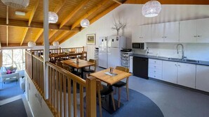 Superior-Chalet, Balkon, Bergblick | Speisen