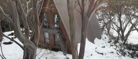 Firemannsrom – familie, ved fjell | Utsikt fra rommet
