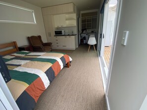 Room - Self Contained Cottage in Torbay by the Sea (Torbay)