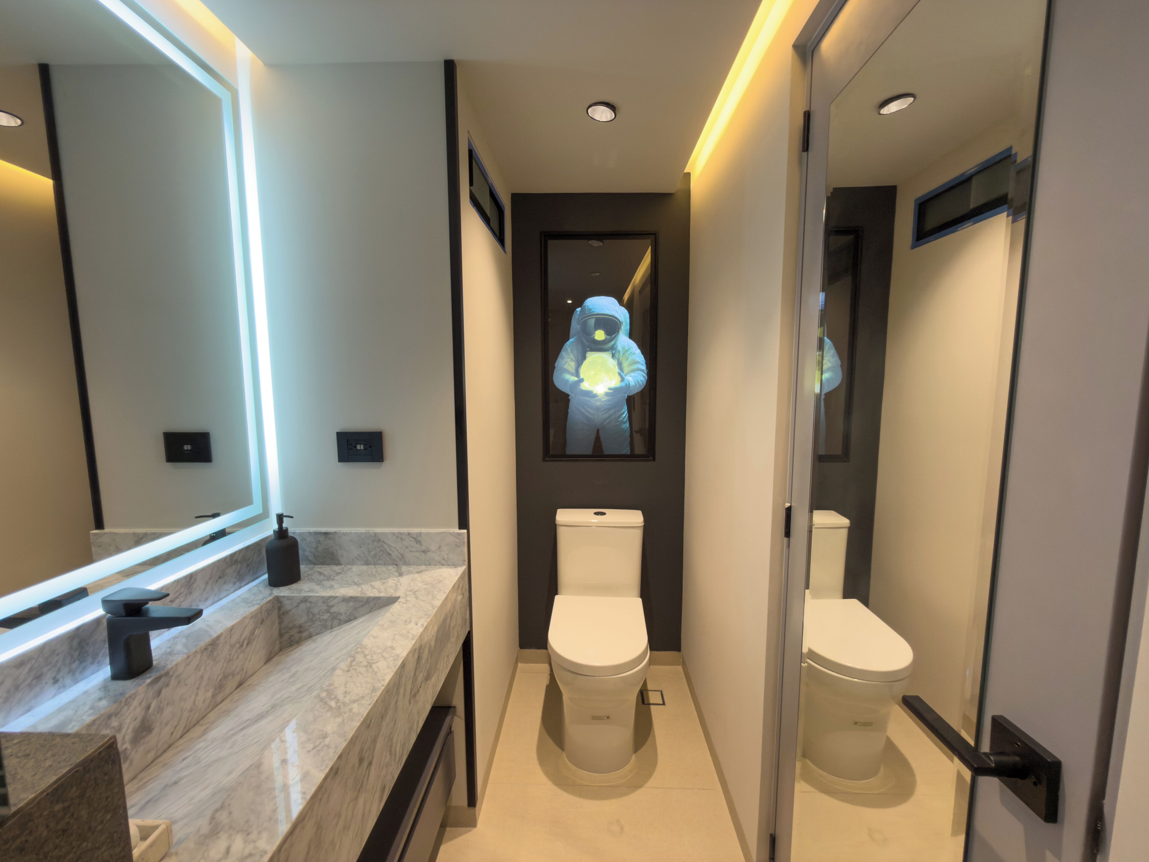 Suite Deluxe, vista a la ciudad | Baño | Regadera, toallas, jabón, papel de baño 