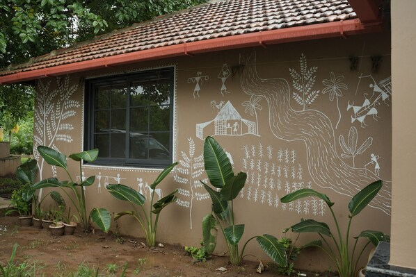 Exterior detail - Riverfront Pale Resort Goa (Valpoy)