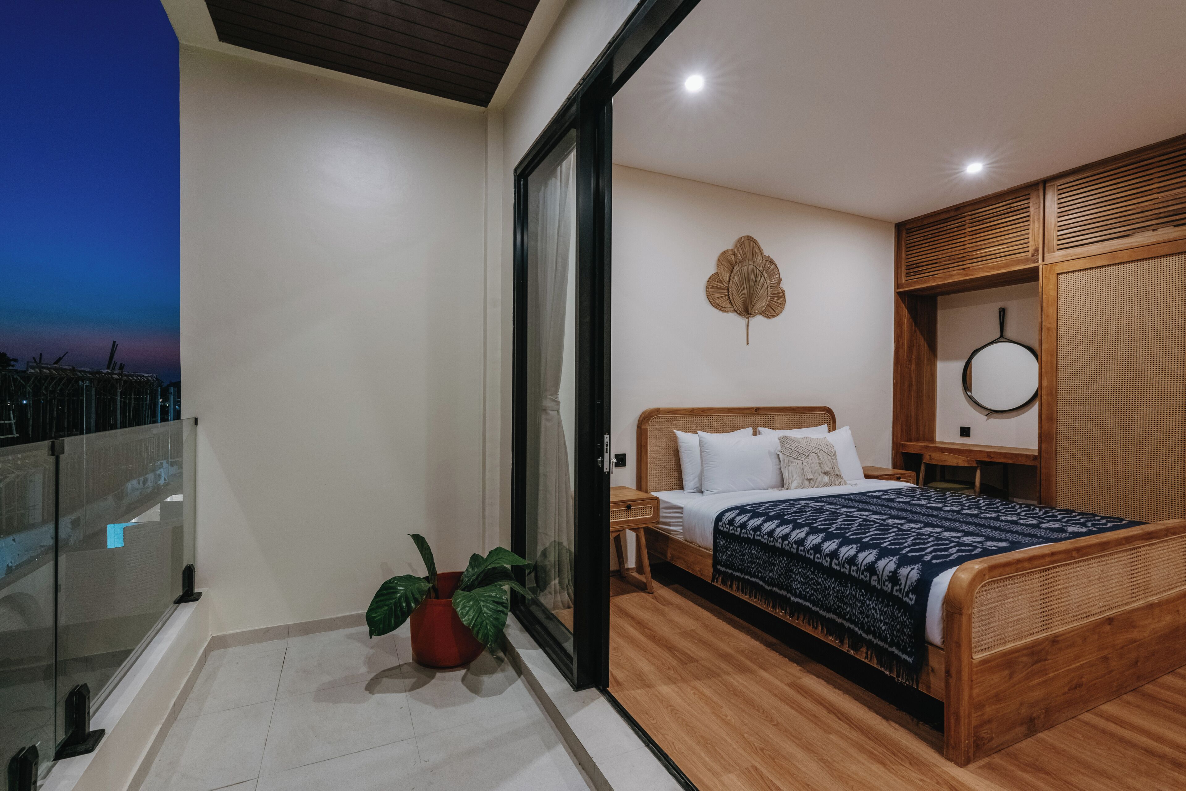 Comfort Villa, Partial Ocean View | Desk, laptop workspace, free WiFi