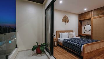 Comfort Villa, Partial Ocean View | Desk, laptop workspace, free WiFi