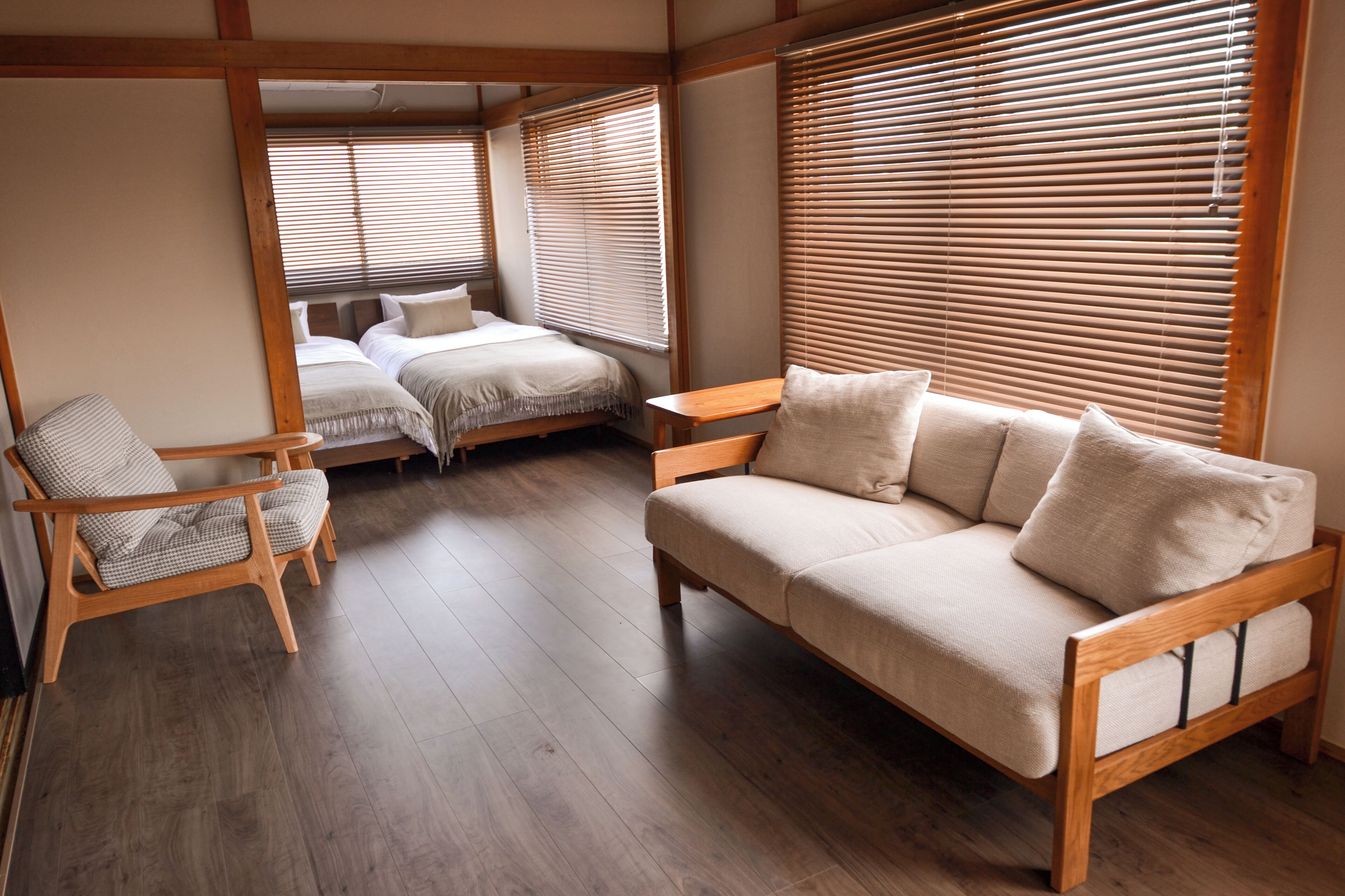 3 bedrooms, internet, bed sheets