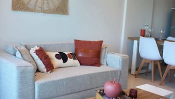 Apartment, Balcony, City View | Living area
