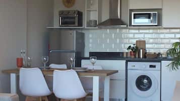Apartment, Balcony, City View | Private kitchen