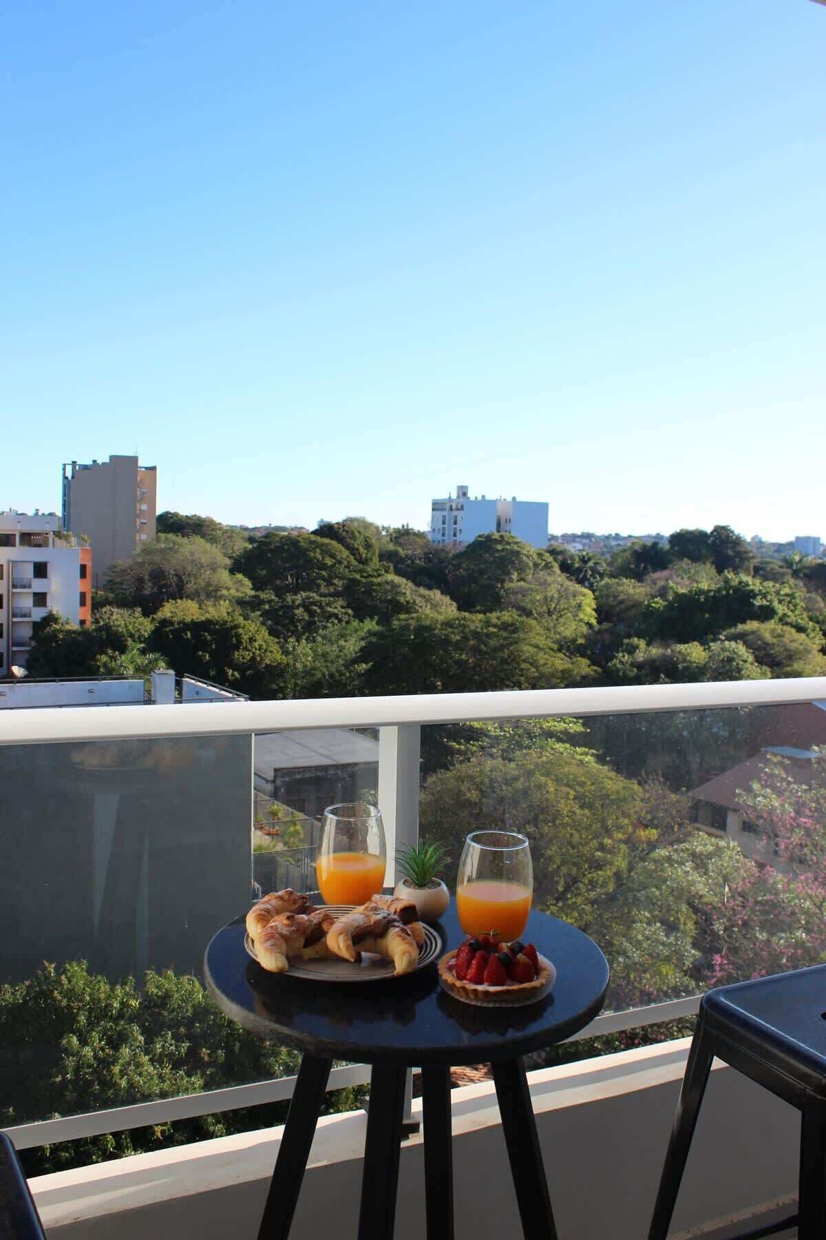 Apartment, Balkon, Stadtblick | Speisen im Freien