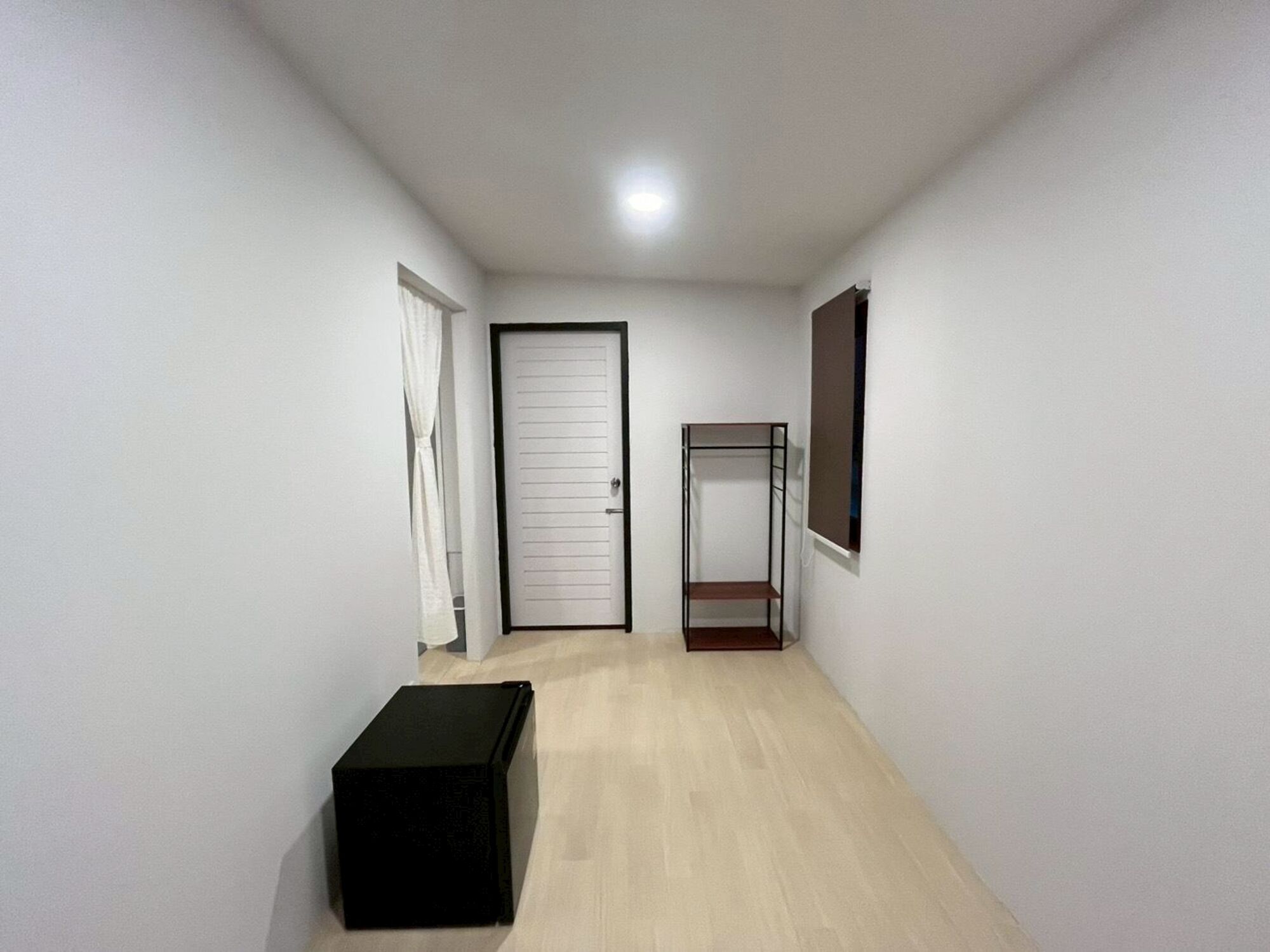Standard Room, 1 King Bed, City View