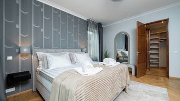 2 quartos, ferros/tábuas de passar roupa, Wi-Fi, roupa de cama