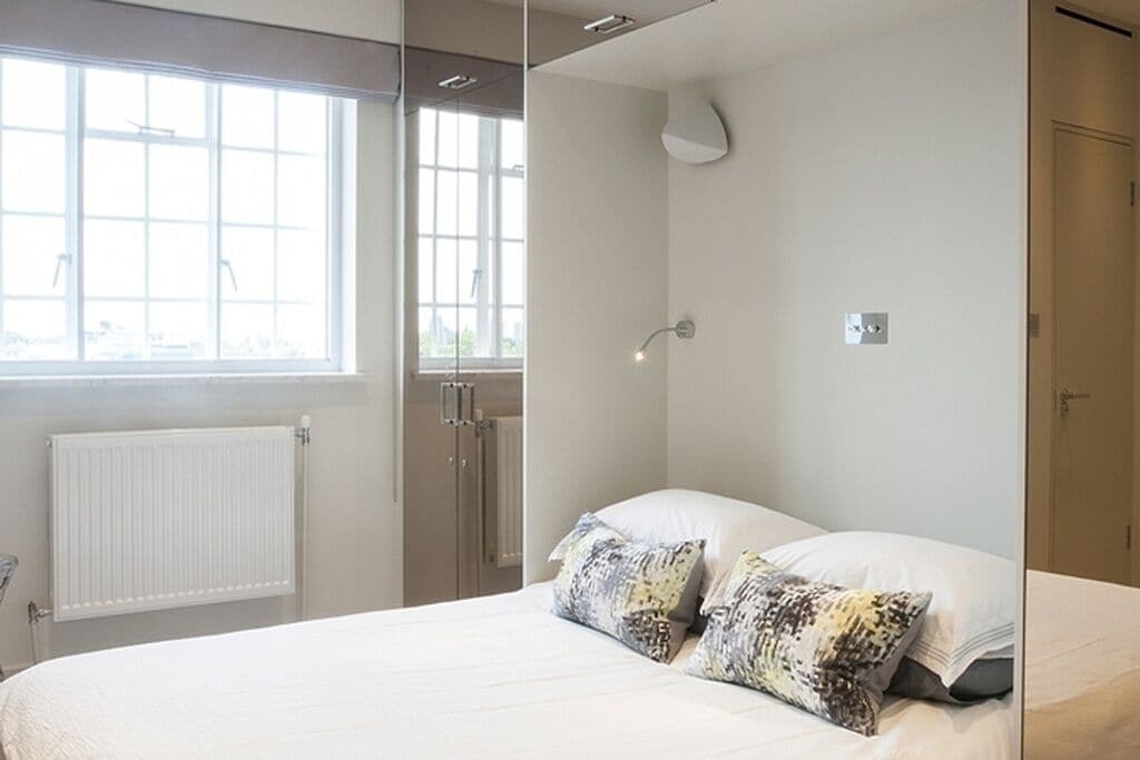 1 bedroom, iron/ironing board, internet, bed sheets