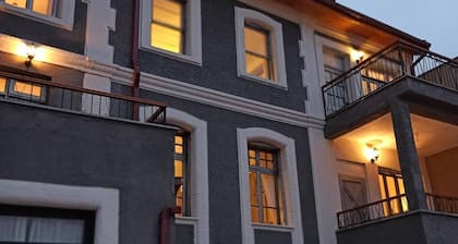 Room-charming Room in Historic Konak, Tu