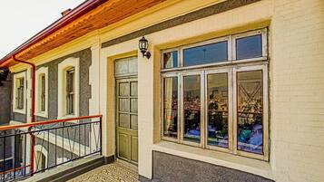 Room, 1 Bedroom, Smoking, Balcony | Exterior detail