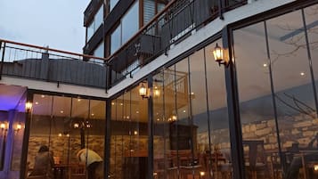Room, 1 Bedroom, Smoking, Balcony | Bahagian luar