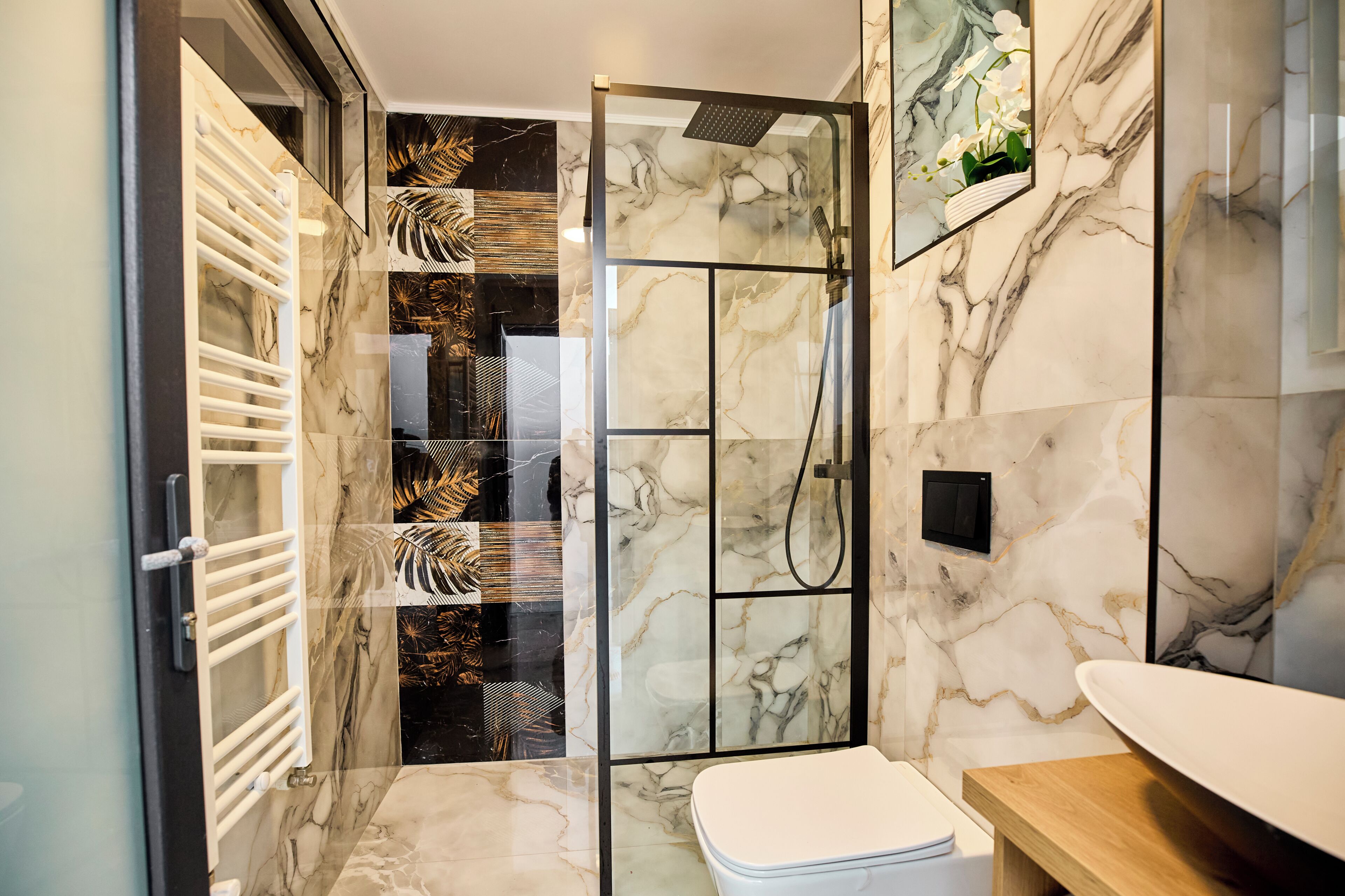 Habitación Deluxe doble, 1 cama de matrimonio | Baño | Ducha, toallas, jabón y champú